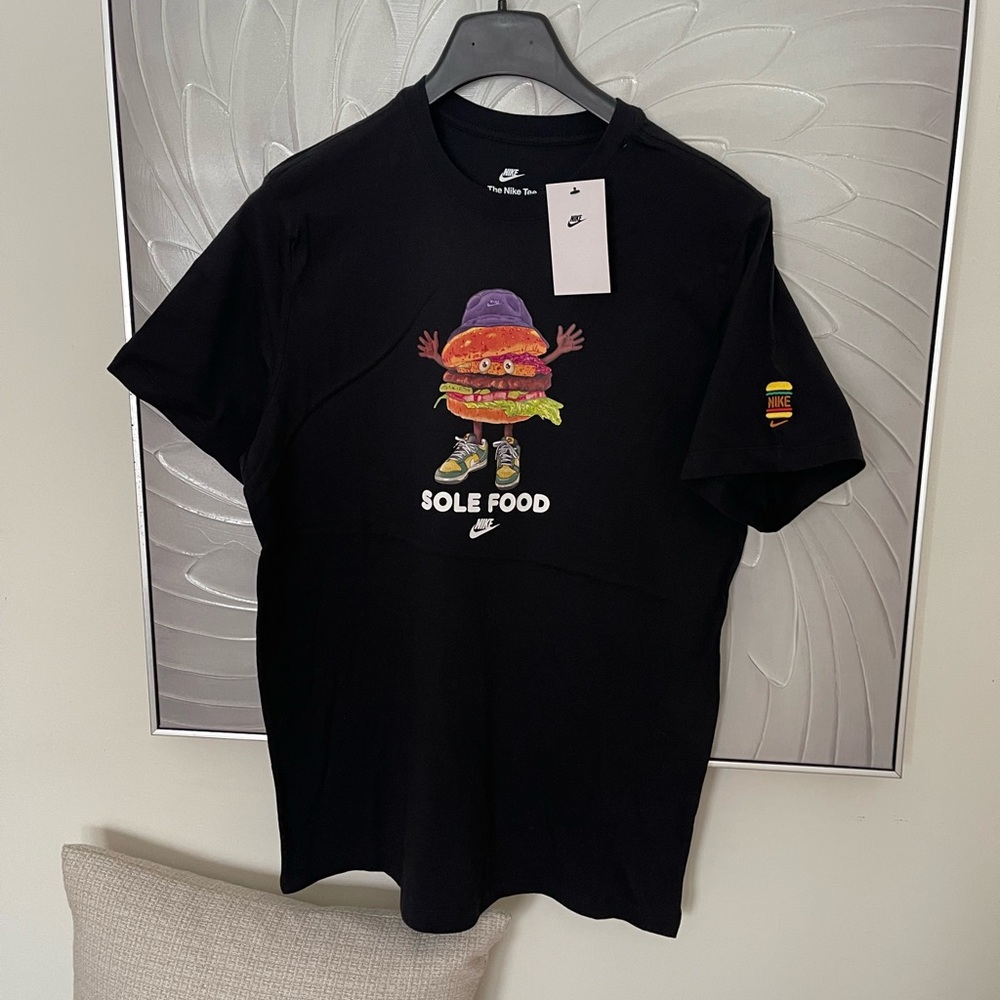 The NIKE tee Sole Food LARGE NEW NWT Black graphic t shirt rare item Men’s
